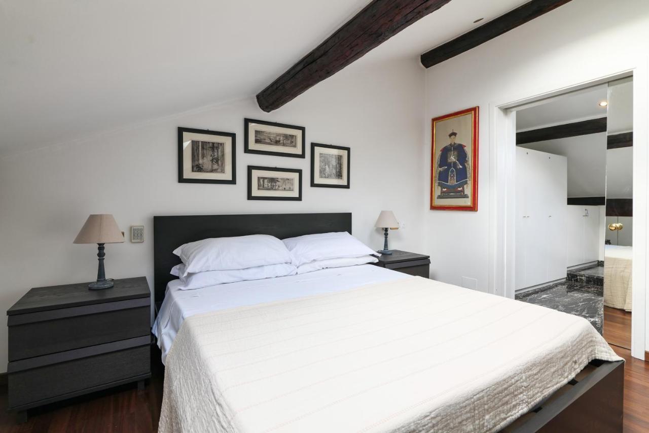 Elegant P.Venezia Attic Apartment มิลาน ภายนอก รูปภาพ
